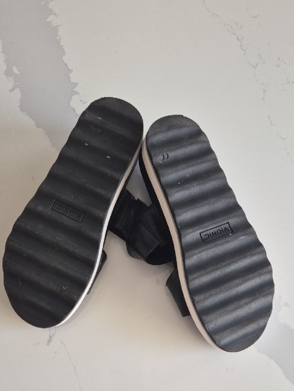 Vionic Black Quilted Double-Strap Platform Slides - Picture 7 of 7
